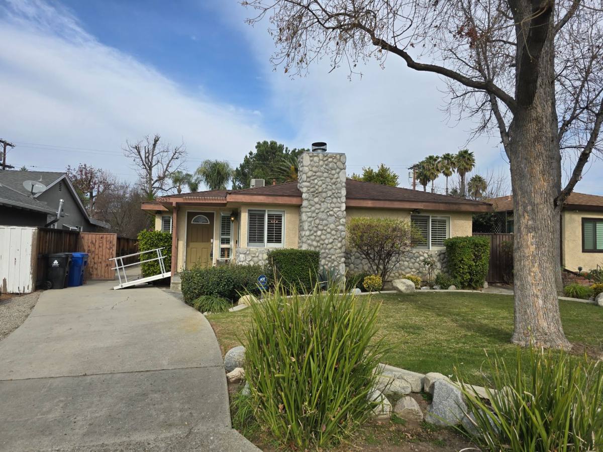 House for rent at 22437 Berdon St, Woodland Hills, CA 91367
