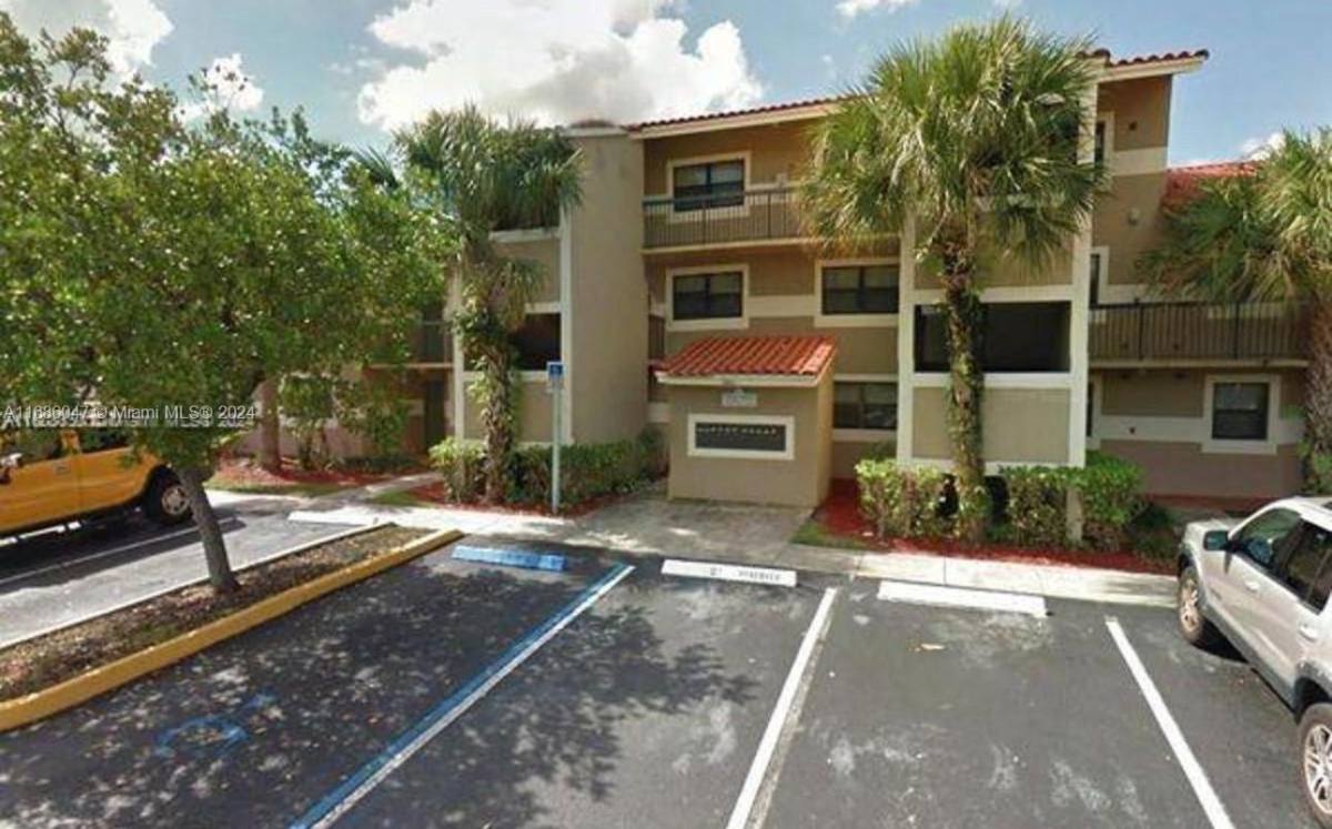 Apartment for rent at 9781 Nob Hill Court, Fort Lauderdale, FL 33351