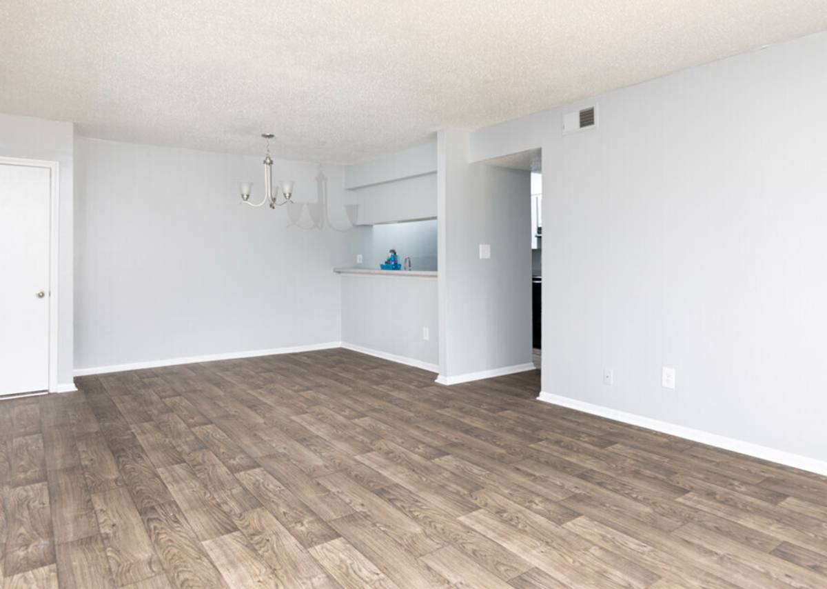 2149 Emerald Pointe Dr, Birmingham, AL 35216 - Apartment For Rent - Image 4