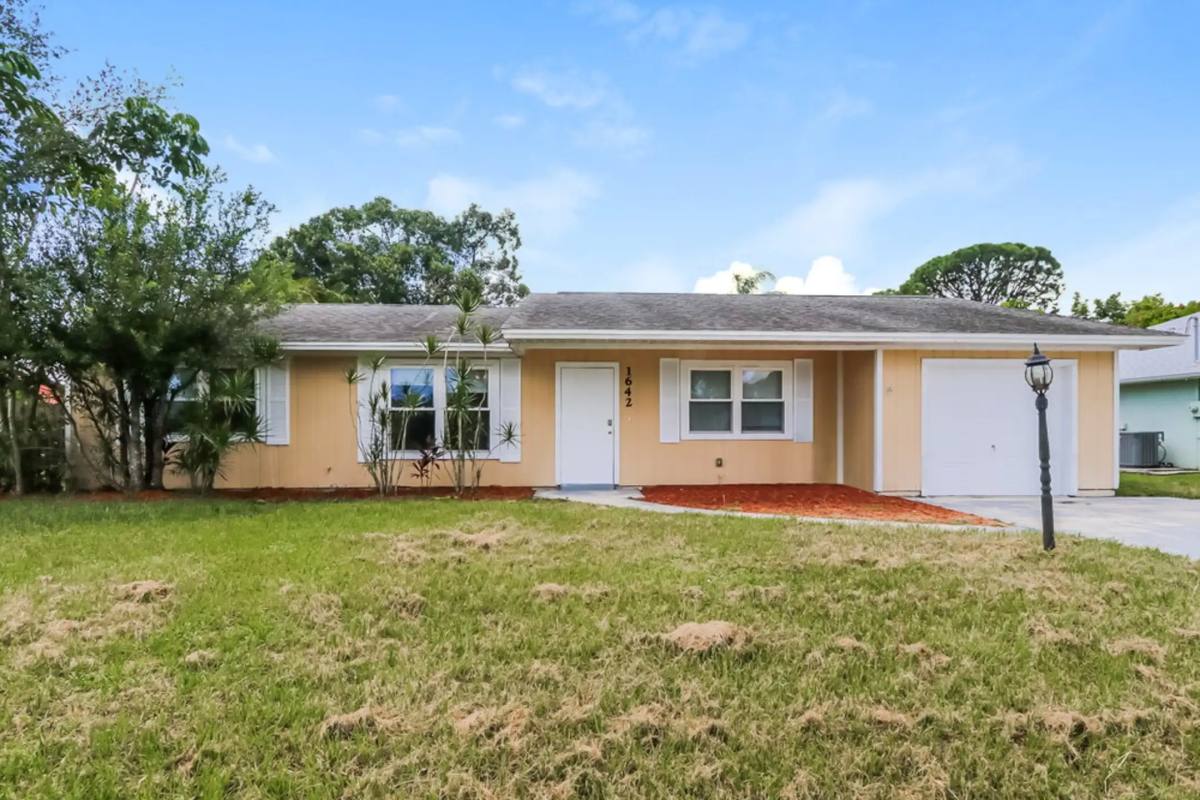 House for rent at 1642 SE Grapeland Ave, Port Saint Lucie, FL 34952