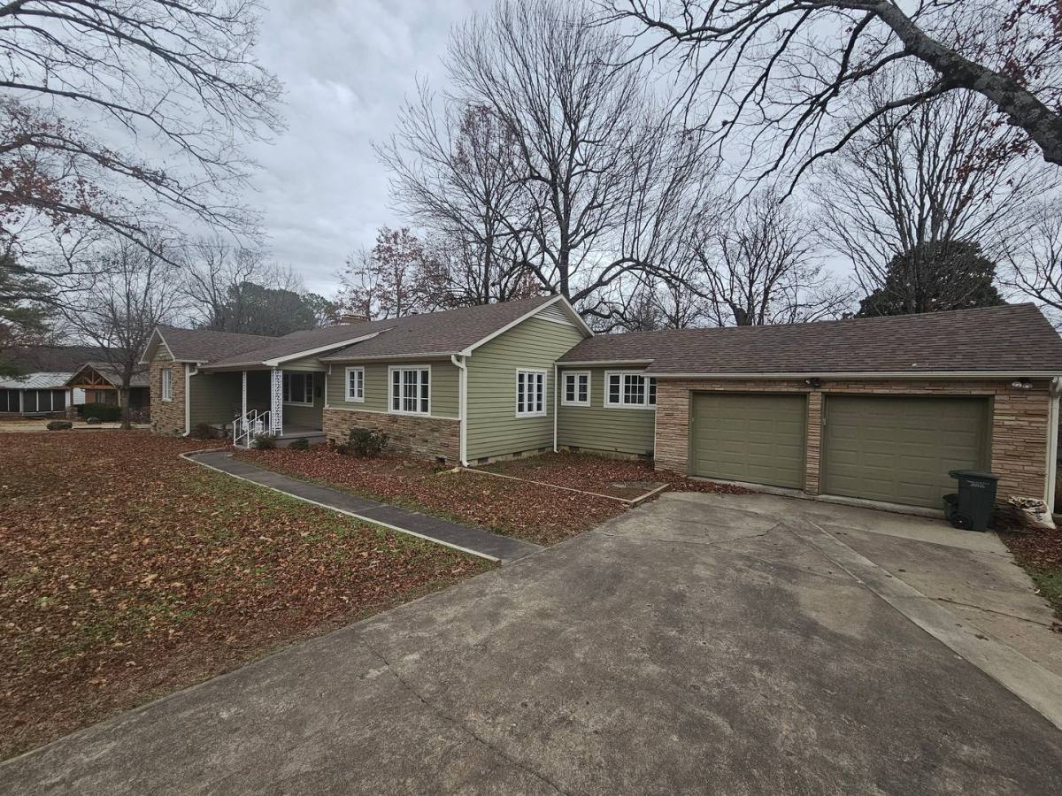 House for rent at 335 W Cleburn St, Fayetteville, AR 72703