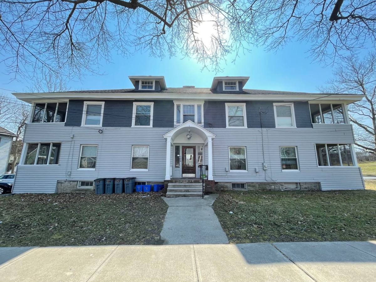 Apartment for rent at 106 Clarendon St, Syracuse, NY 13210