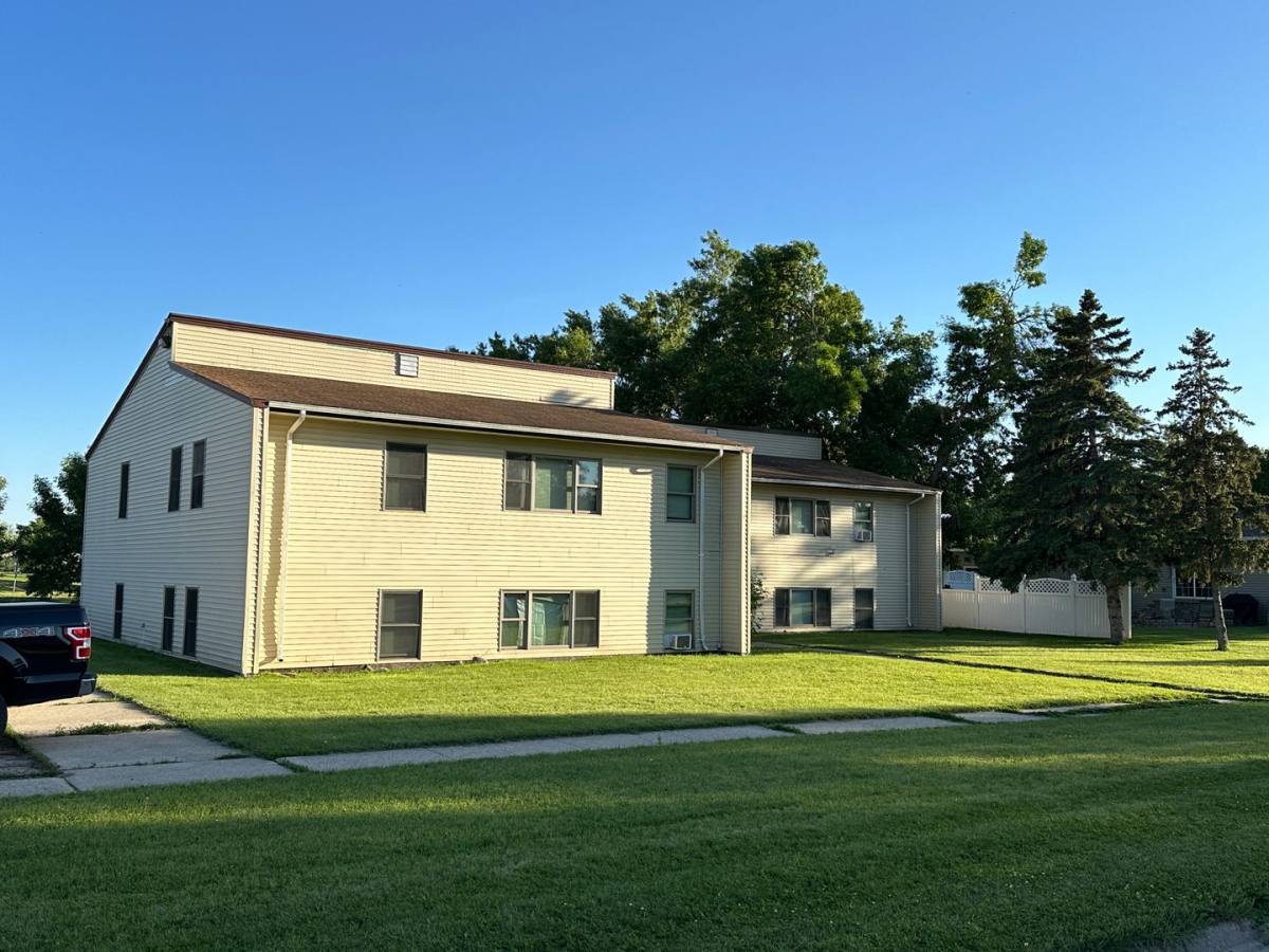 Apartment for rent at 107 Brown Ave, Lisbon, ND 58054