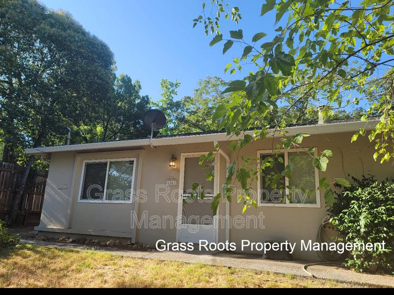 Apartment for rent at 1269 Live Oak Lane, Auburn, CA 95603