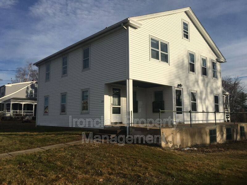Apartment for rent at 374 Main St #1, Cromwell, CT 06416