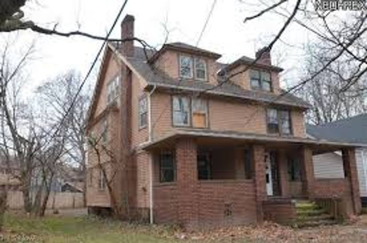 Apartment for rent at 14422-4 Superior, Cleveland, OH 44118