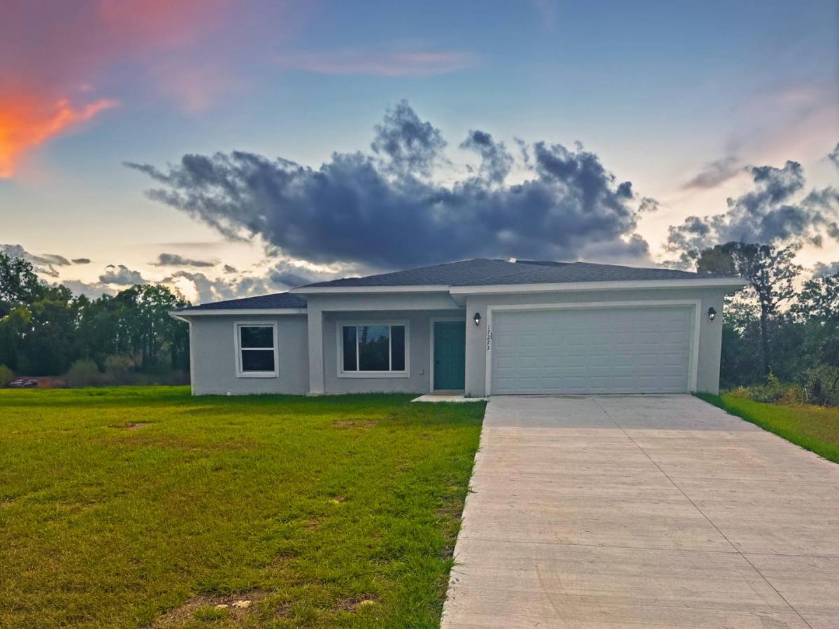 House for rent at 6 Malauka Radial Dr, Ocklawaha, FL 32179