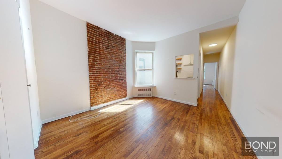 Apartment for rent at 214 E 85th St #3C, New York, NY 10028
