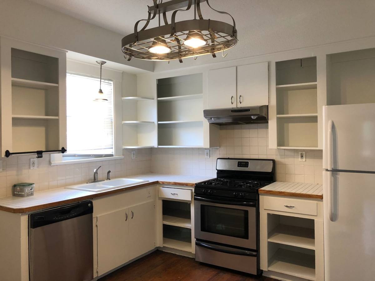 Apartment for rent at 407 W 35th St, Austin, TX 78705