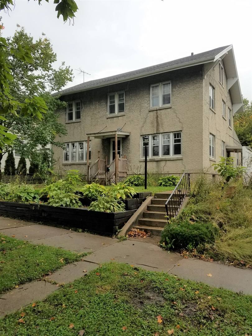 Apartment for rent at 808-810 W 2nd St, Waterloo, IA 50701