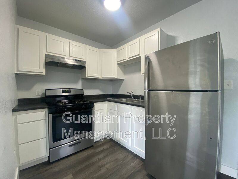 Apartment for rent at 609 S Dewey #4, Maryville, MO 64468