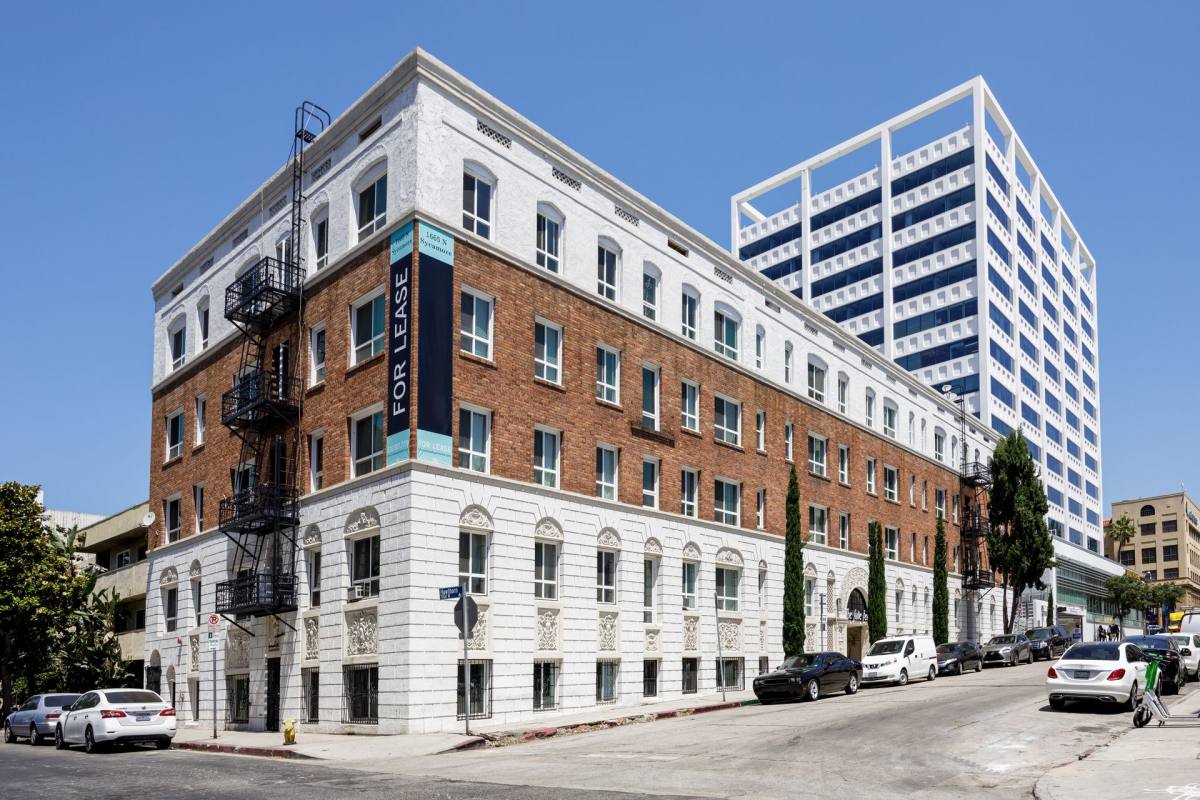 Apartment for rent at 1665 N Sycamore Ave, Los Angeles, CA 90028