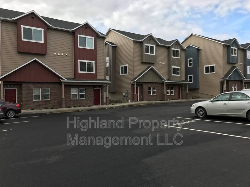 Townhouse for rent at 510 NE Stadium Way, Pullman, WA 99163