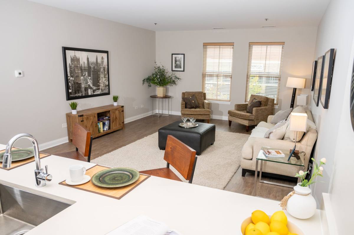 Apartment for rent at 1991 Tower Dr, Glenview, IL 60026