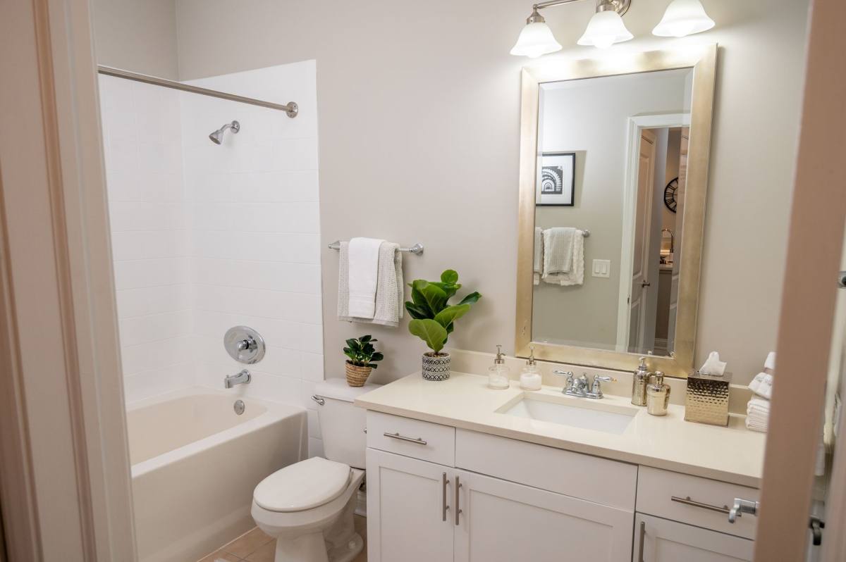 Apartment for rent at 1991 Tower Dr, Glenview, IL 60026