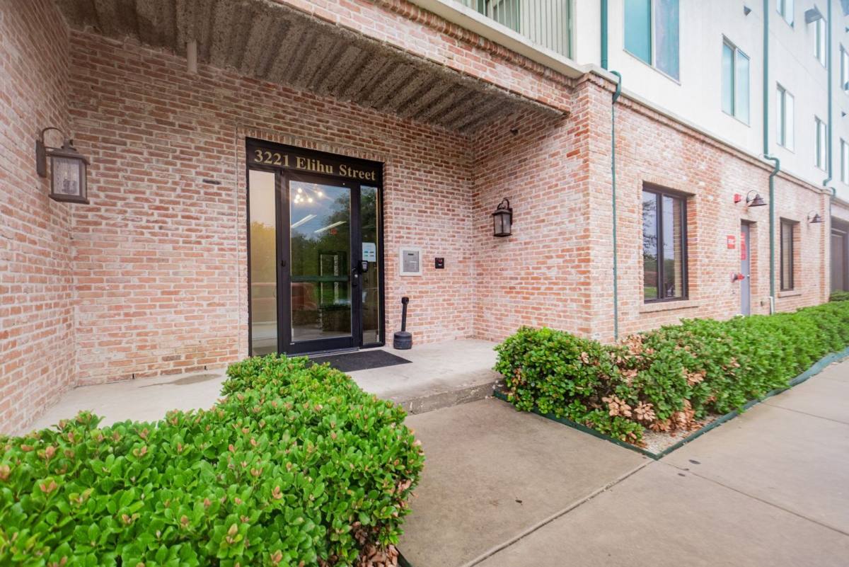 Apartment for rent at 3221 Elihu, Dallas, TX 75210