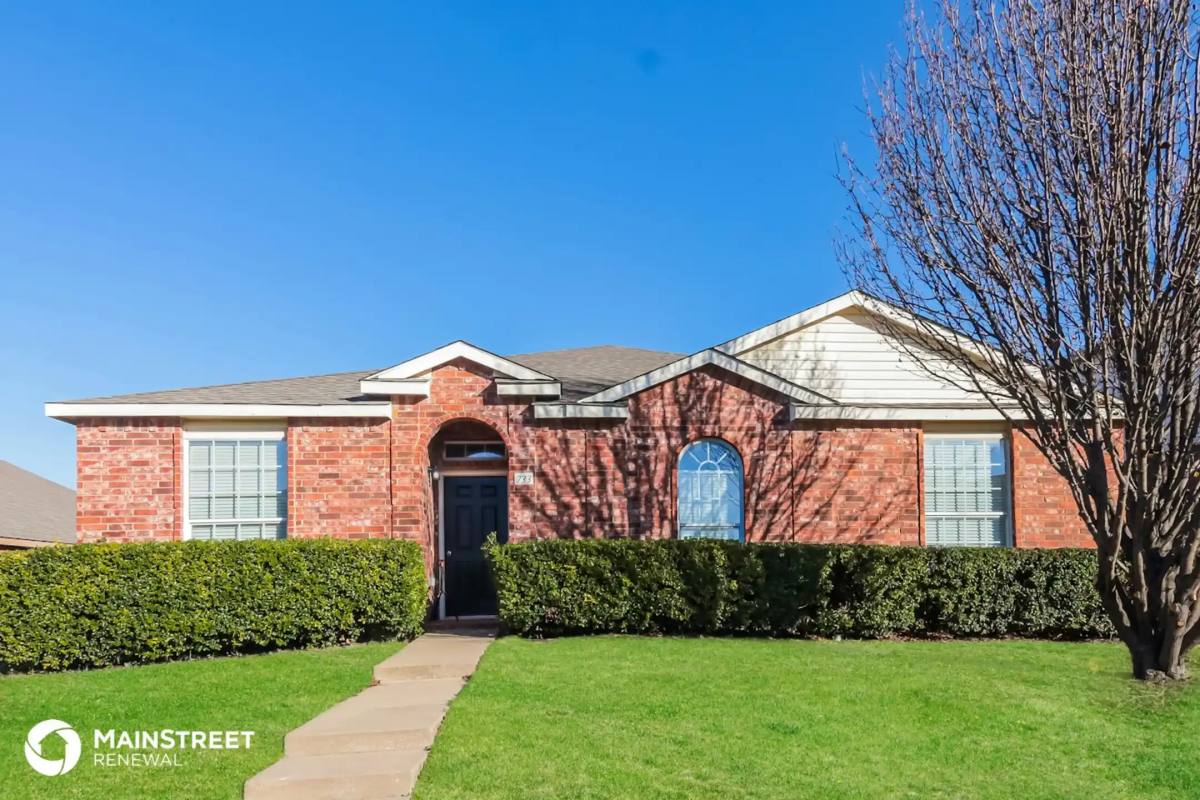 House for rent at 733 Courson Dr, Desoto, TX 75115