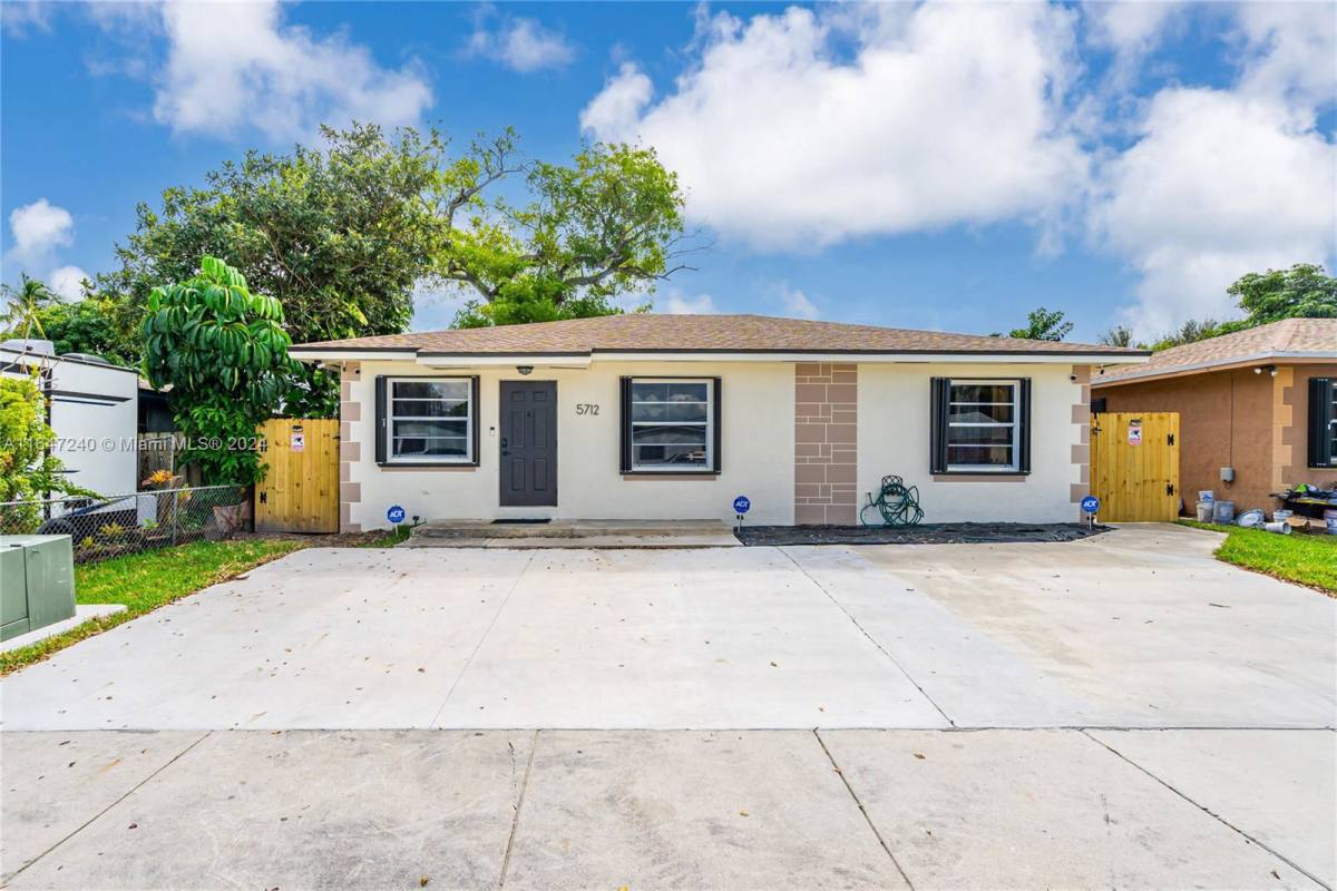 House for rent at 5712 SW 39th St, Hollywood, FL 33023