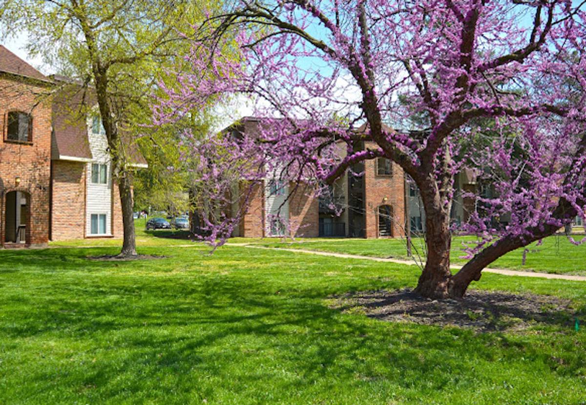 Apartment for rent at 240 Chapel Ridge Dr, Hazelwood, MO 63042