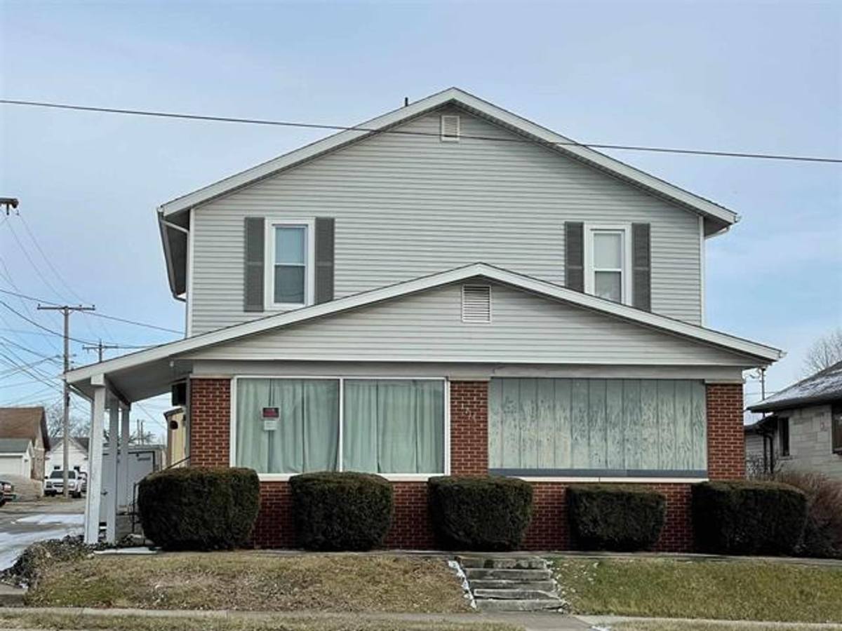Apartment for rent at 1714 M St, Bedford, IN 47421