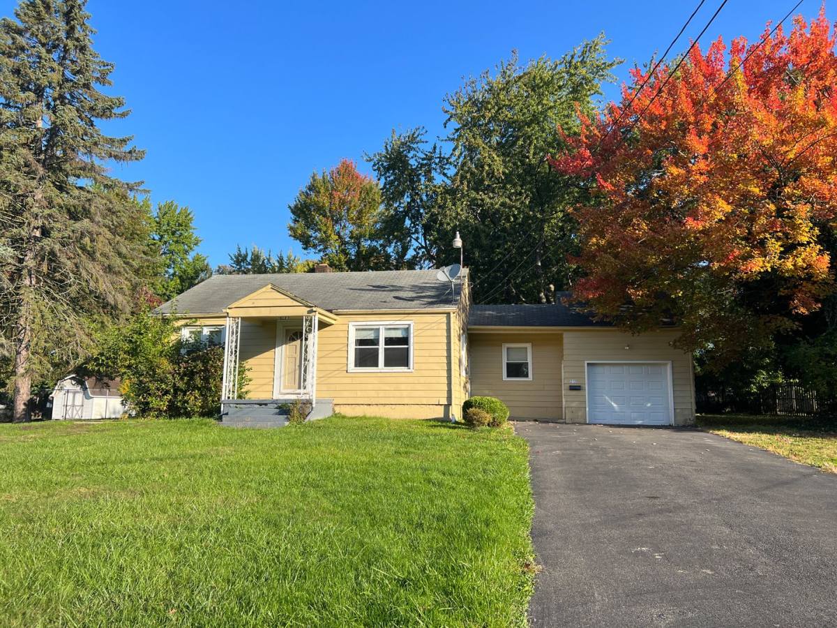 House for rent at 212 E Montrose, Youngstown, OH 44505
