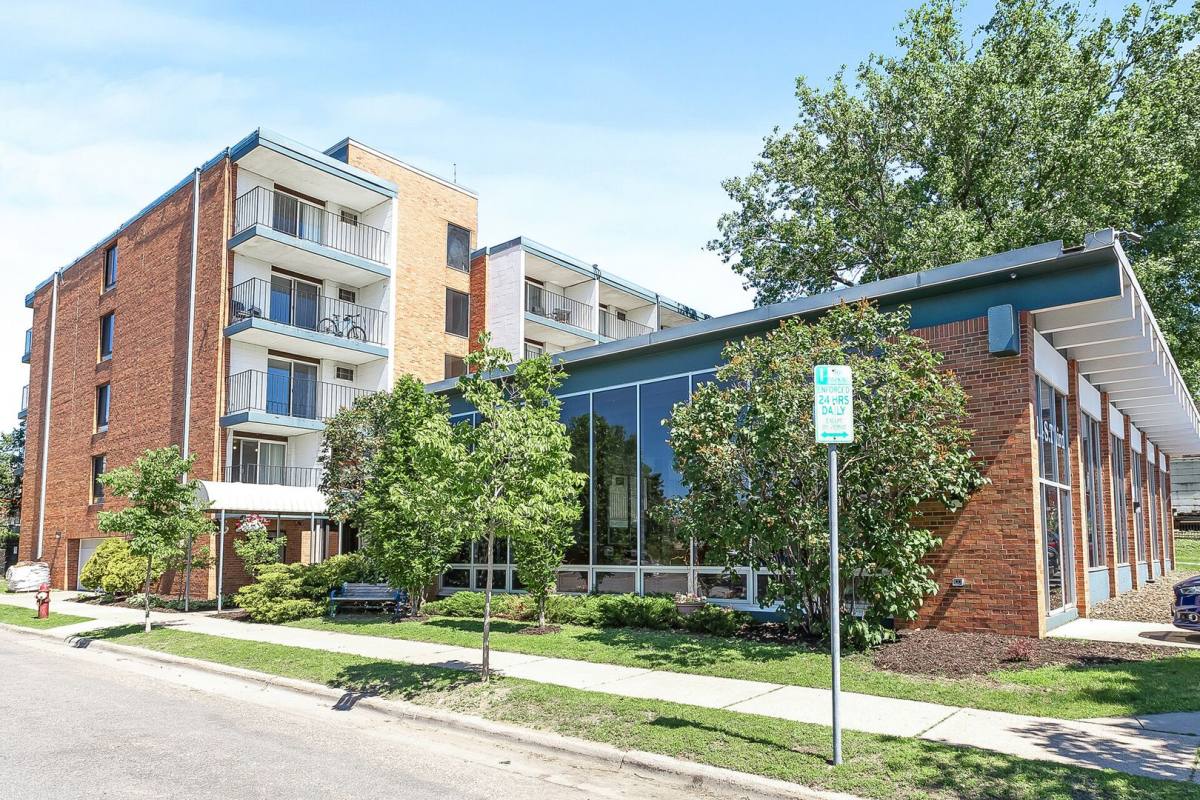 Apartment for rent at 1414 S 3rd St, Minneapolis, MN 55454
