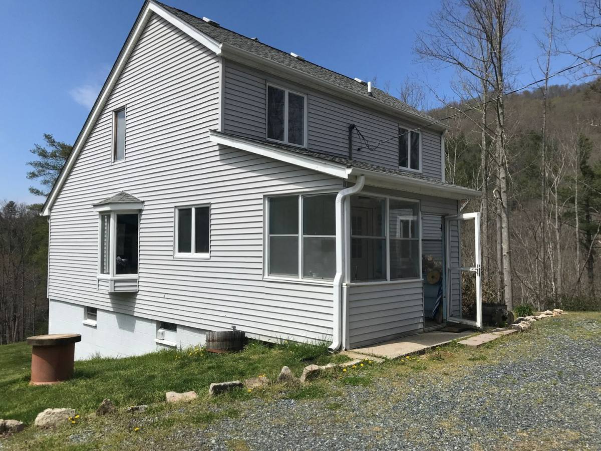 House for rent at 673 Lower Rush Branch Rd, Sugar Grove, NC 28679
