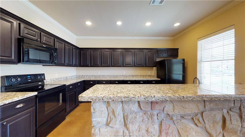 Townhouse for rent at 118 Kimber Lane, College Station, TX 77845