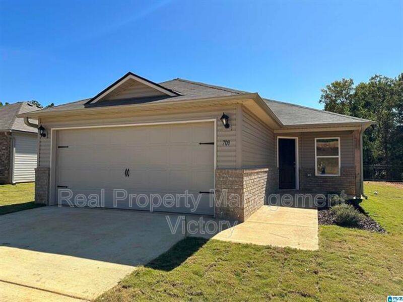 House for rent at 709 Antler Way, Lincoln, AL 35096