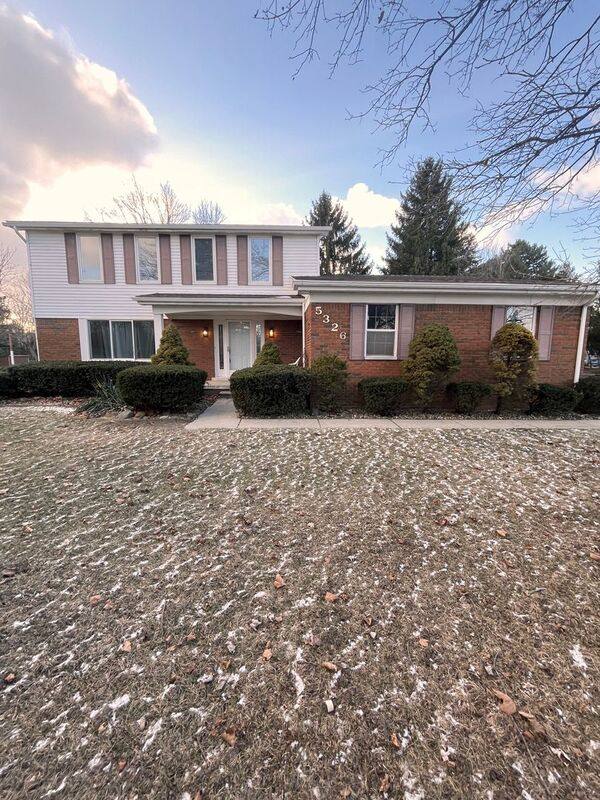 House for rent at 5326 Falmouth Dr, Troy, MI 48085