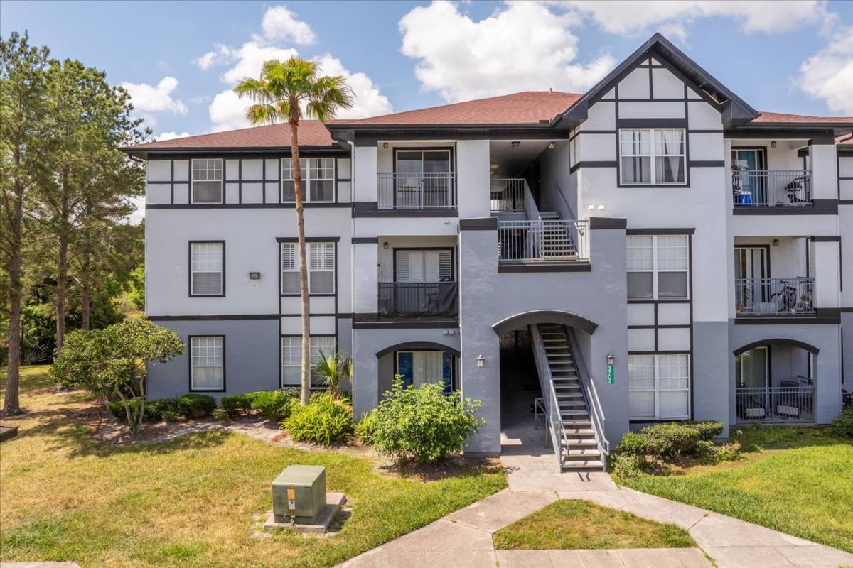 Apartment for rent at 3702 Palm Desert Lane, Orlando, FL 32839