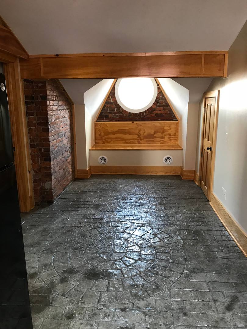 Apartment for rent at 817 Race St, Cincinnati, OH 45202