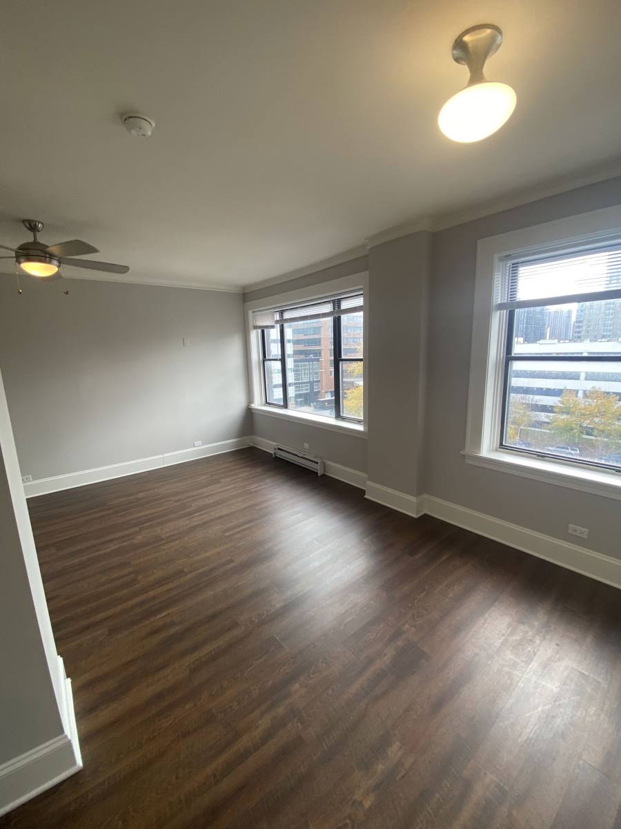 Apartment for rent at 817 W Lakeside Place #611, Chicago, IL 60640