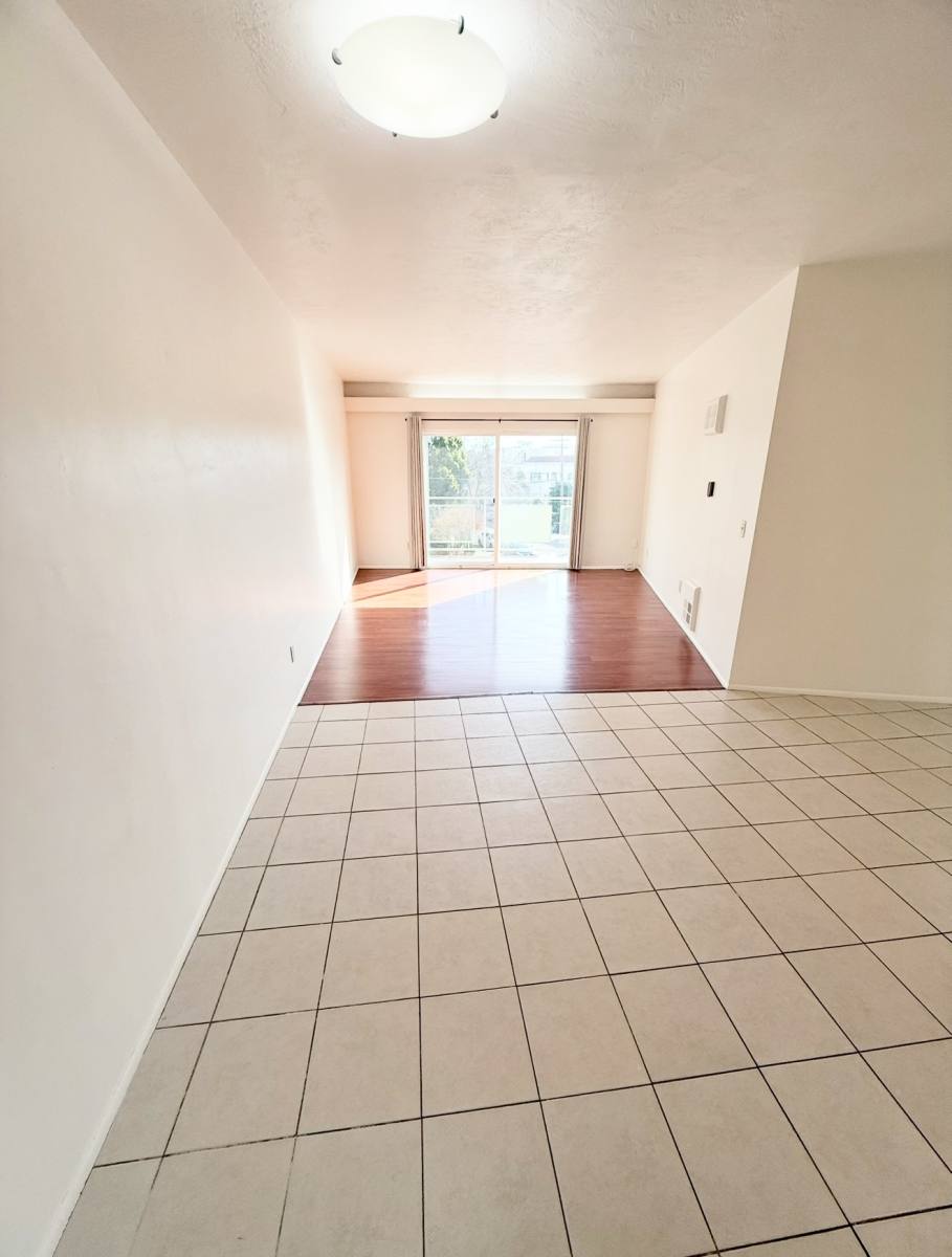 Apartment for rent at 185 Athol Ave #23A, Oakland, CA 94606