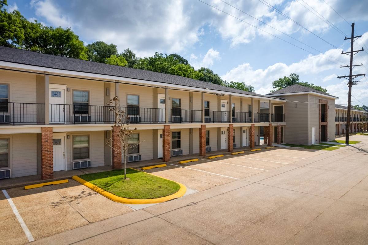Apartment for rent at 3801 Halsey St, Alexandria, LA 71301