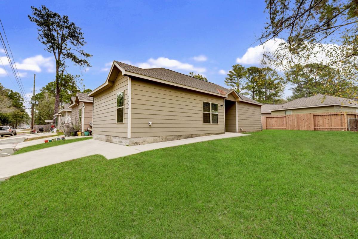 House for rent at 9648 Warm Spring, Willis, TX 77318