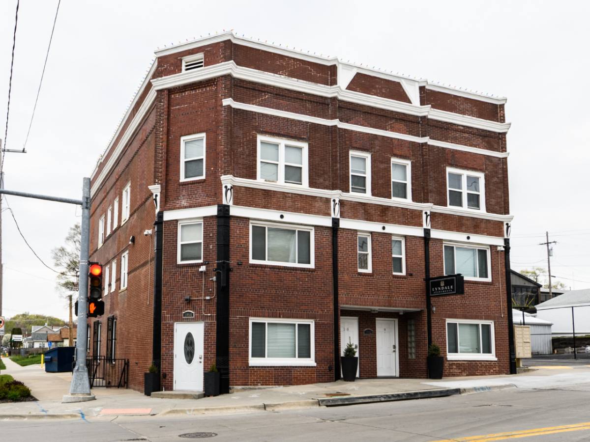 Apartment for rent at 1052 S 20th St, Omaha, NE 68108