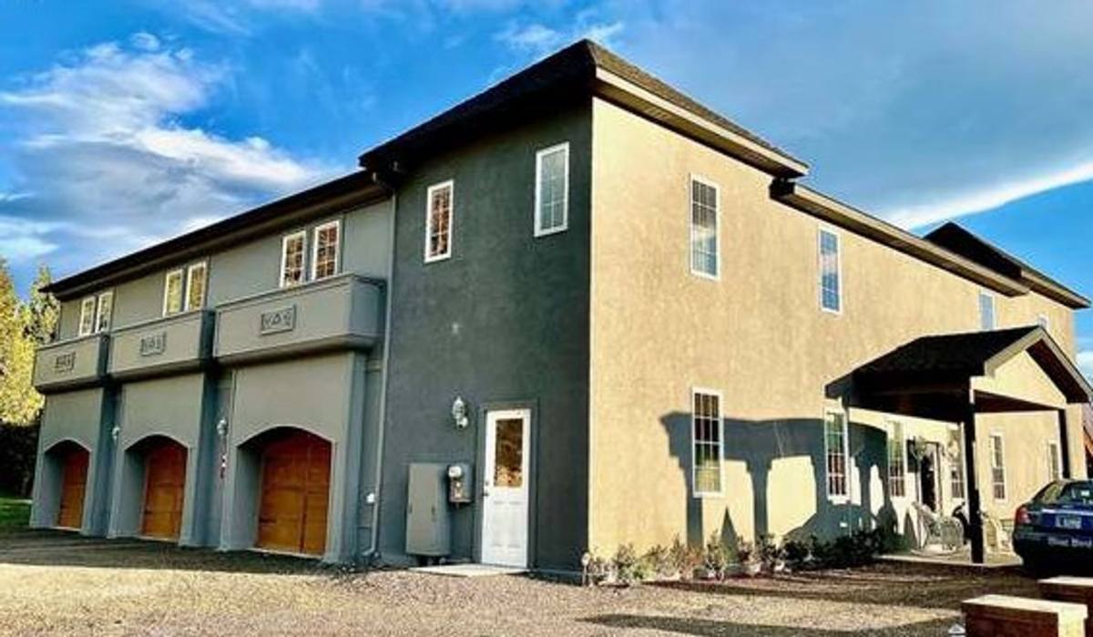Apartment for rent at 1280 Oak St, Ashland, OR 97520