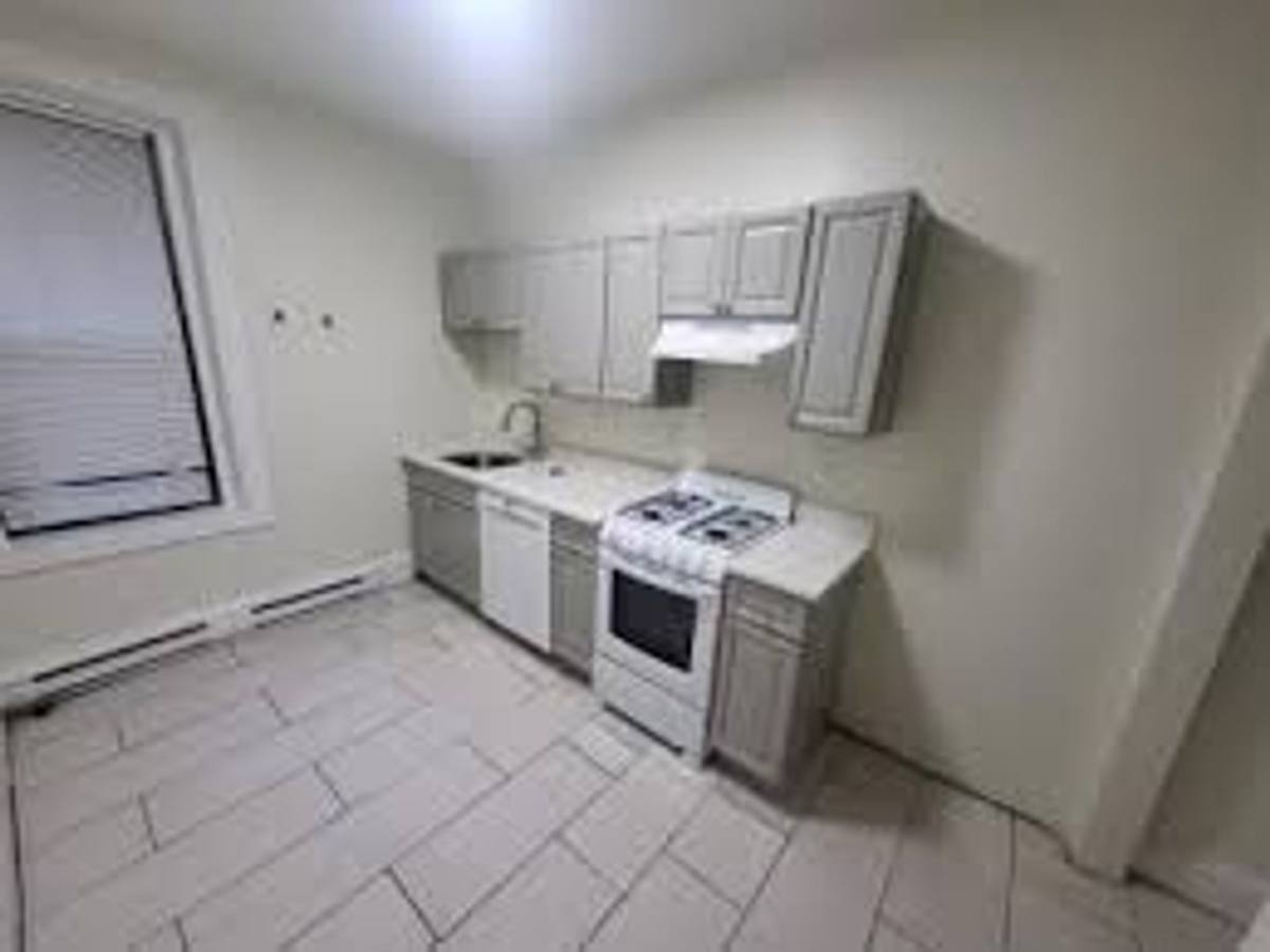Apartment for rent at 111B Saint Paul St #A1, Brookline, MA 02446