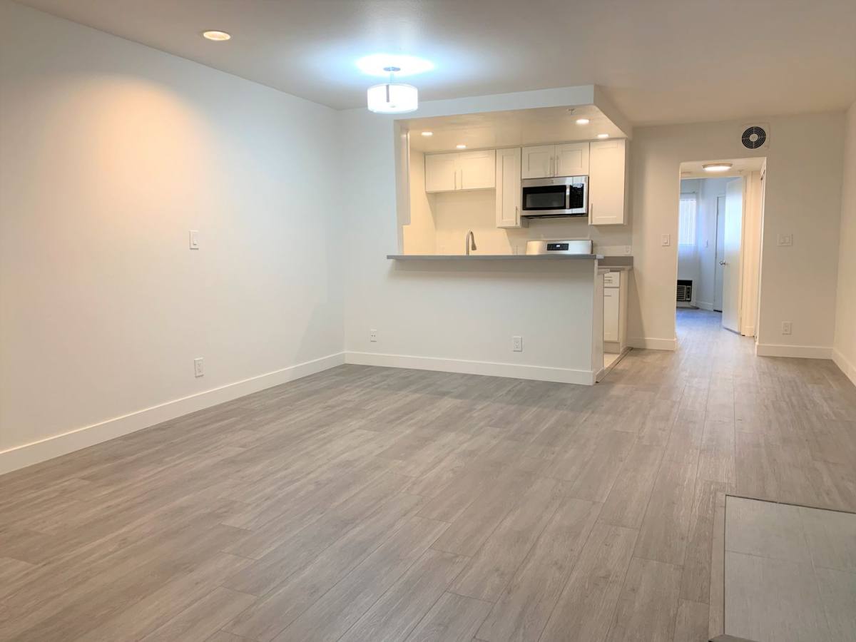 Apartment for rent at 6619 Leland Way, Los Angeles, CA 90028