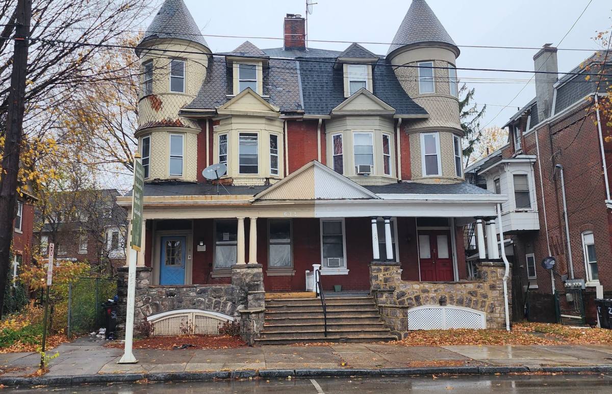 Apartment for rent at 631 Main St, Norristown, PA 19401