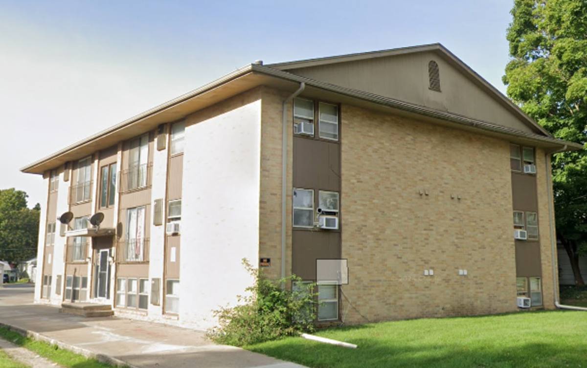 Apartment for rent at 2910 Arnold Rd, Des Moines, IA 50310