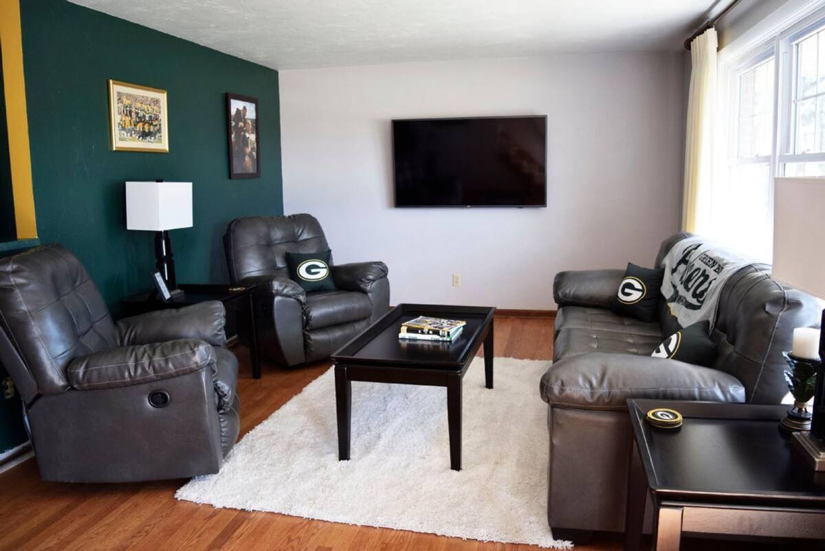 Apartment for rent at 2234 S Oneida St, Green Bay, WI 54304