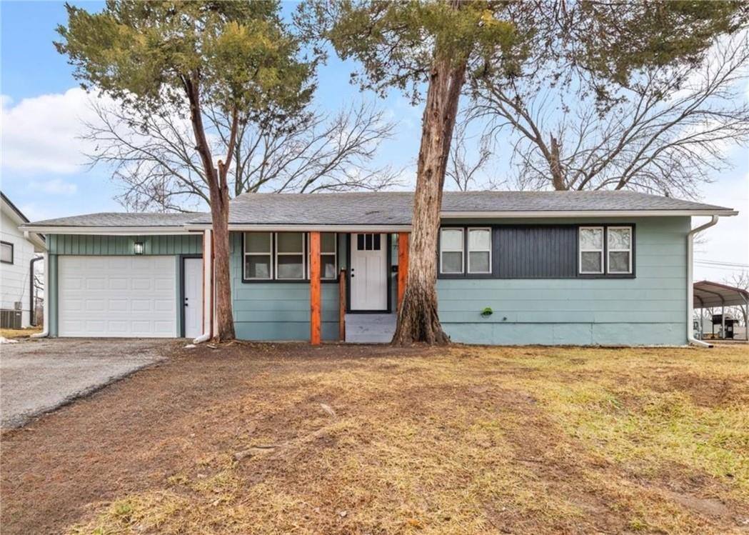 House for rent at 7505 E 49th Terrace, Kansas City, MO 64129