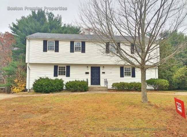 Townhouse for rent at 31 Atherton Rd, Foxboro, MA 02035