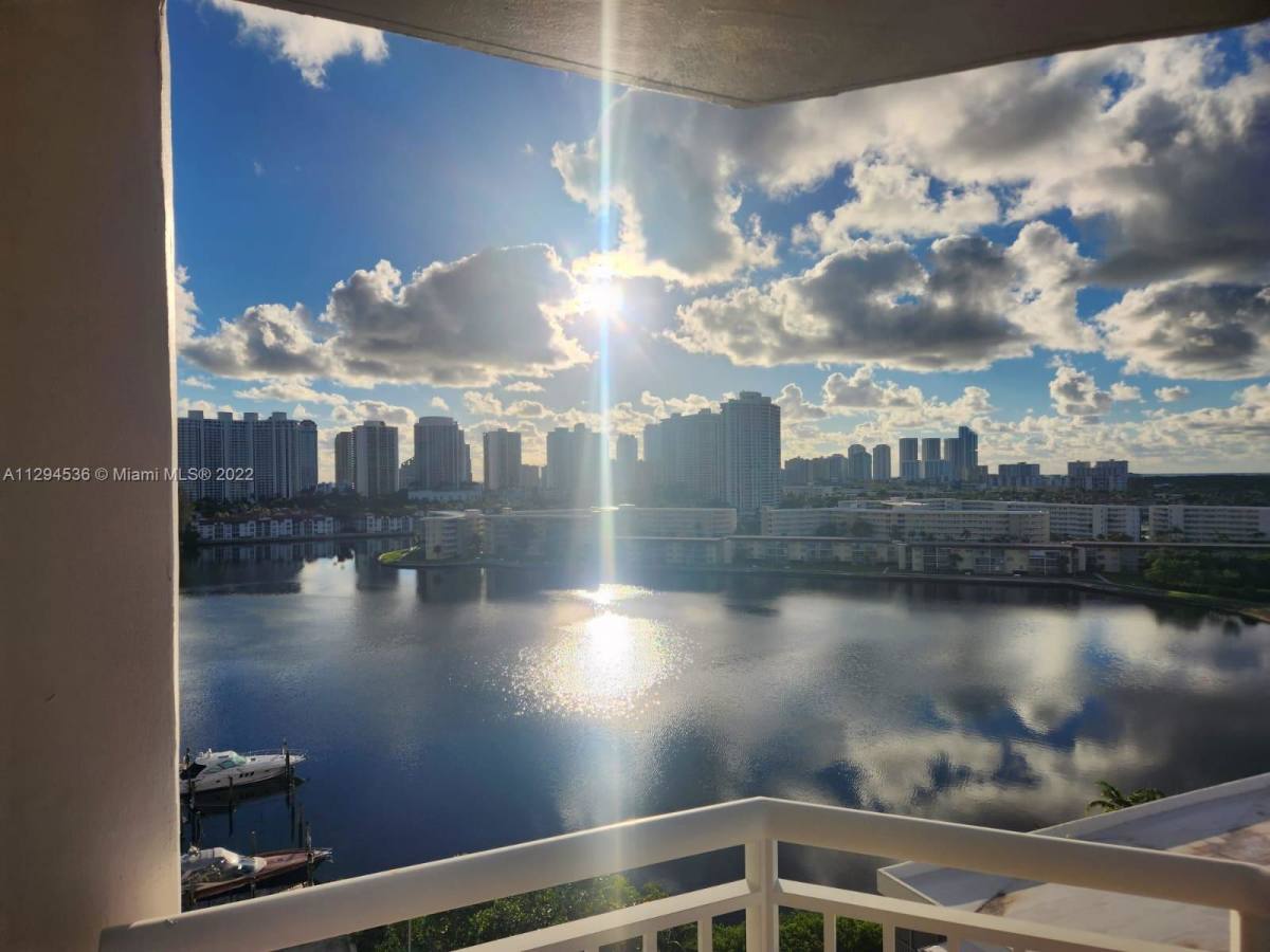 Apartment for rent at 18041 Biscayne Blvd, North Miami Beach, FL 33160