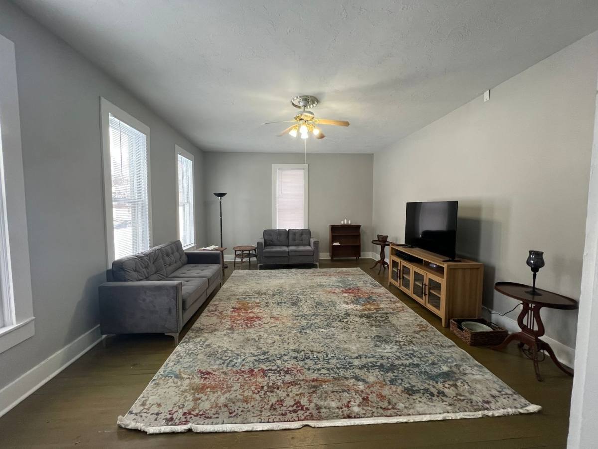 Apartment for rent at 600 S Center St, Terre Haute, IN 47807