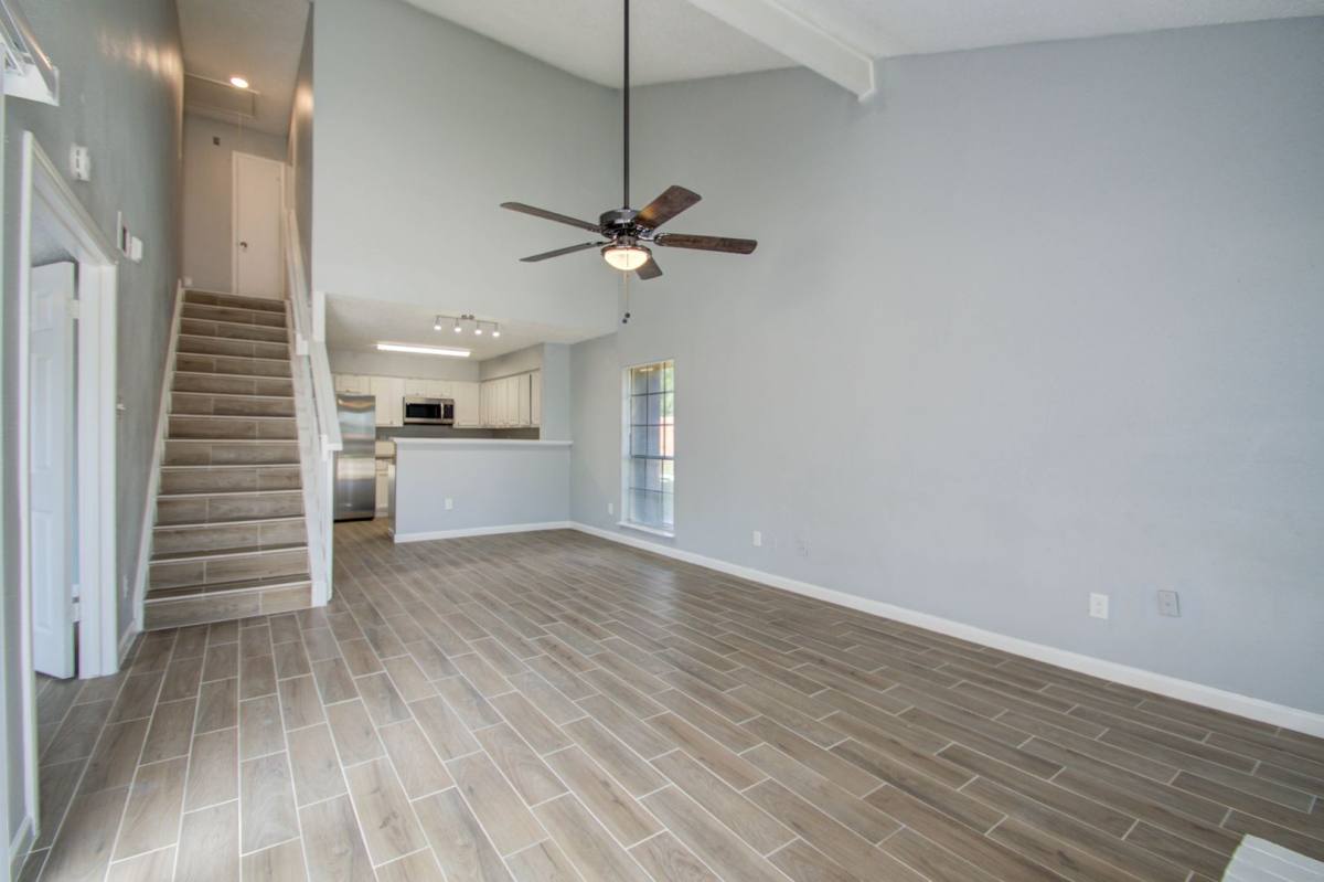 Townhouse for rent at 810 Dunson Glen Dr, Houston, TX 77090