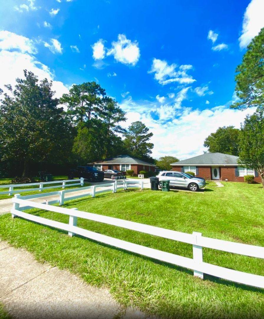 Apartment for rent at 110-1 Chapel Dr, Tallahassee, FL 32304