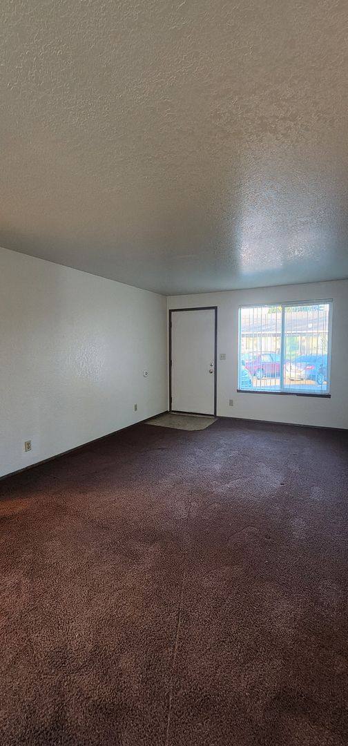 Apartment for rent at 635 & 685 S, Lebanon, OR 97355